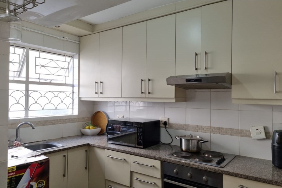 To Let 2 Bedroom Property for Rent in Green Point Western Cape